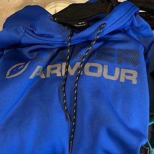 3 sweatshirts and 1 jacket all large